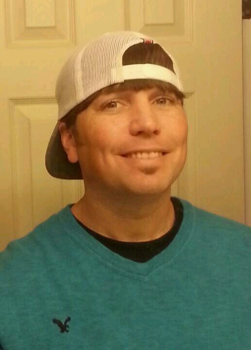 Louisiana boy just wanting too c girls waddle like a Duck ..tweet tweet me away!