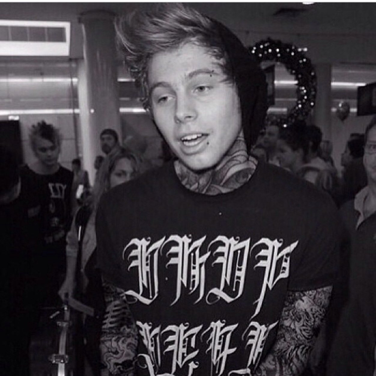 Go follow @lilxcluke she follows back fan accounts only. Stay strong ily