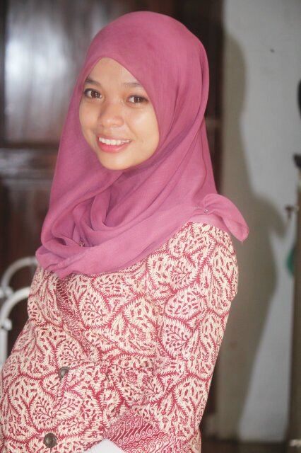 Aku ingin menjadi wanita yg anggun dlm kecantikanku tetapi tegas dalam sikapku :)