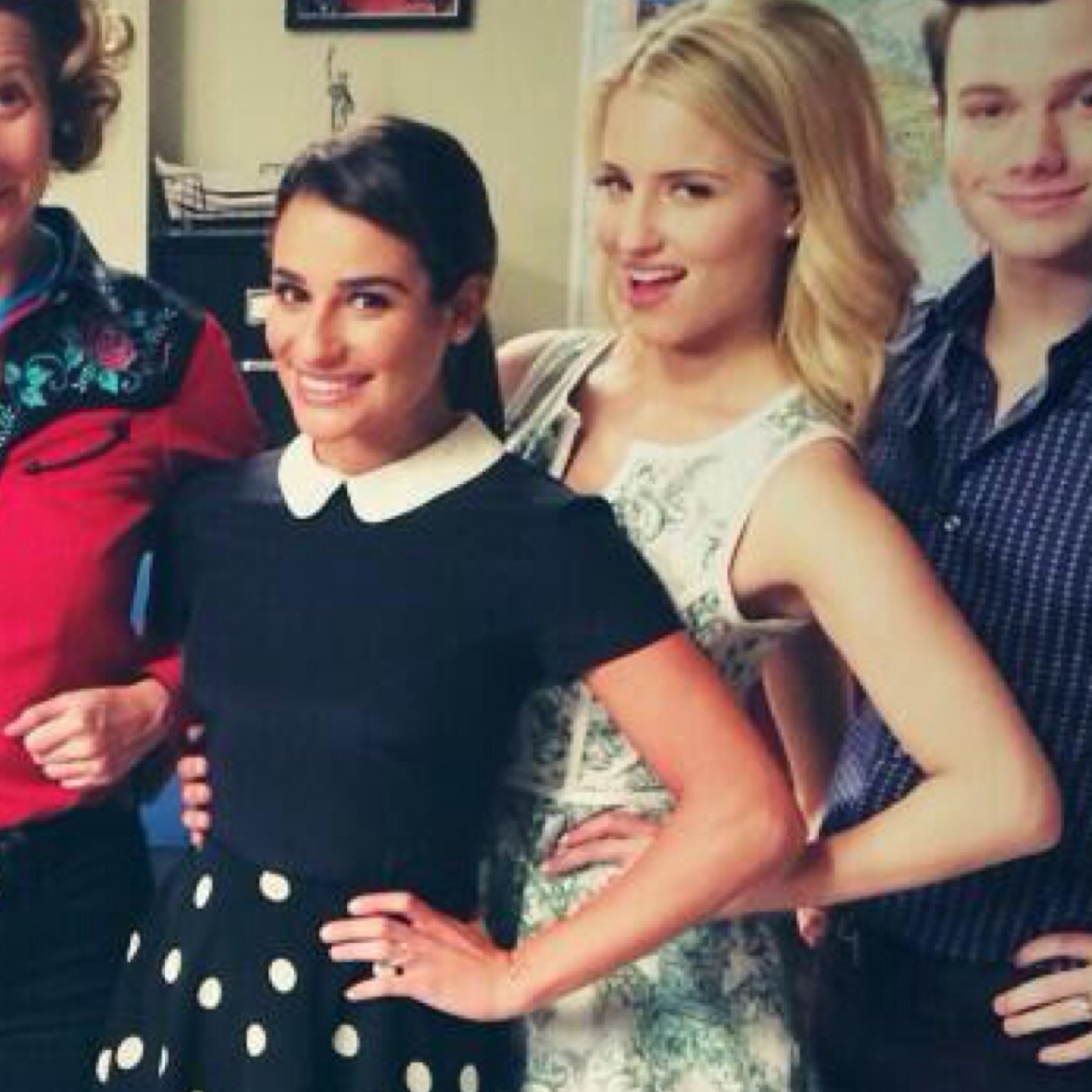 #Achele #Faberry #Klaine #CrissColfer #LGBT Supporter #NOH8 Future New Yorker I´m a teenage girl, who likes gay couples. Problem with that? Never Say Never♥