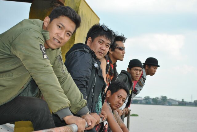 Hardcore/Streetpunk dari south sumatra/INA #Bigjhole/Drum #Thewho/guitar l #Anis disorder/guitar ll #Go/bass #Jamuel ramone/voc l ⛺ #camper4life