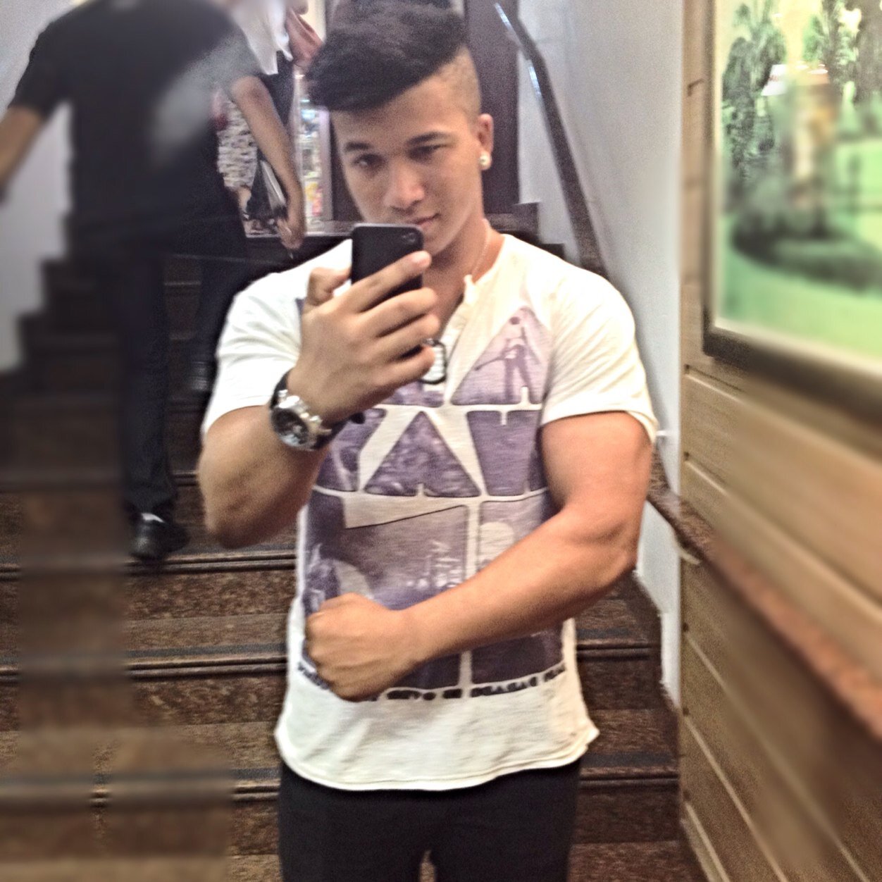 Instagram=@erikteles  facebook= erik teles, dicas de treino para iniciantes e mediano, fururo educador fisico !!!