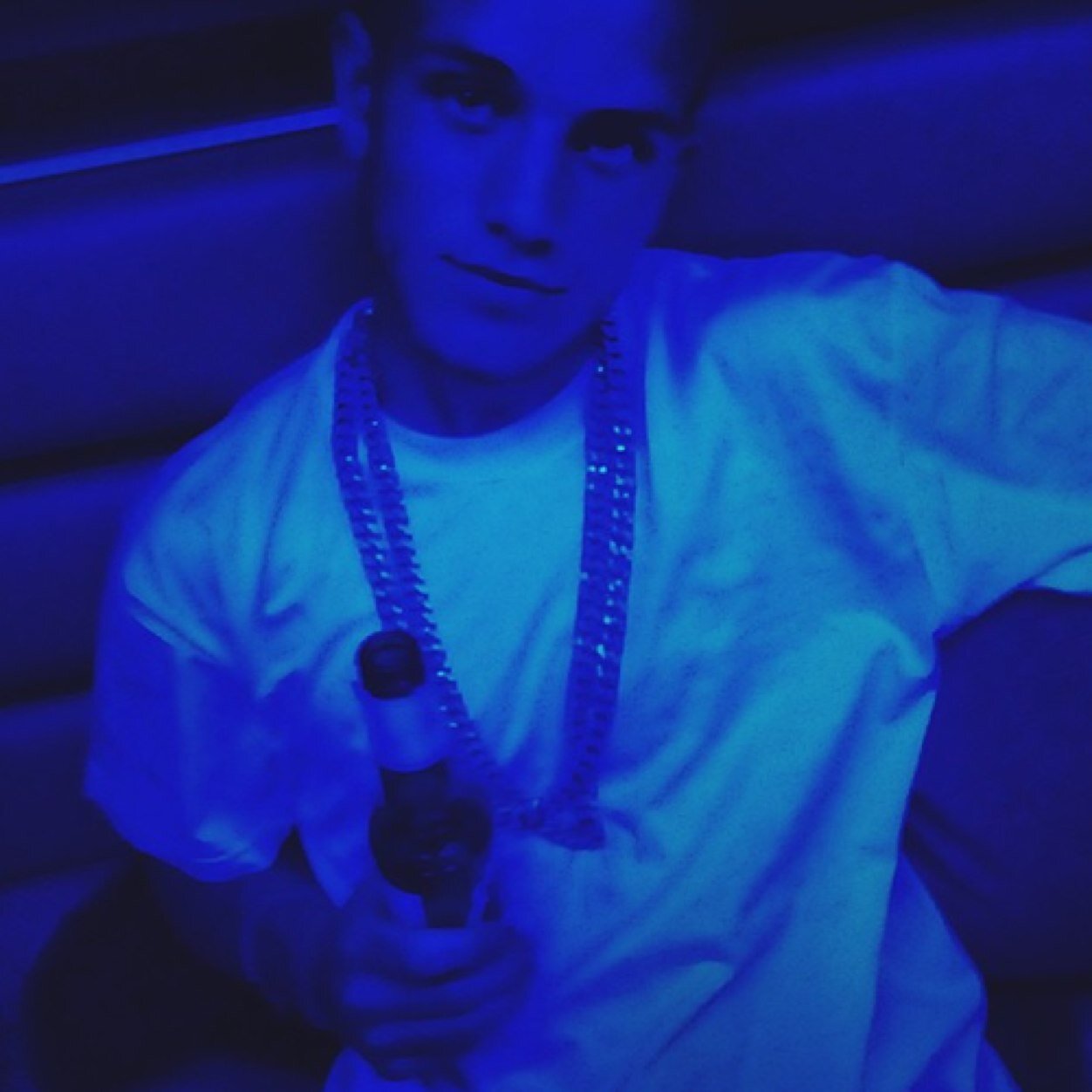 follow @alonemahone
