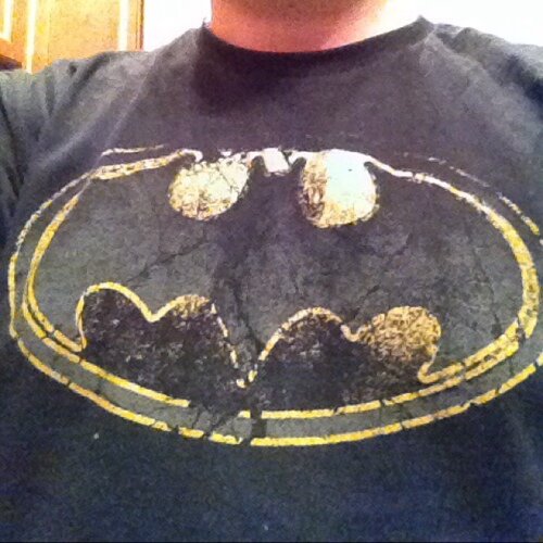 newralrust's profile picture. Γυρνάω με μια κιθάρα στα χέρια και το σώβρακο στο κεφάλι για να κάνω καντάδα σε αλαβάστρινες συλφίδες το ξημέρωμα.