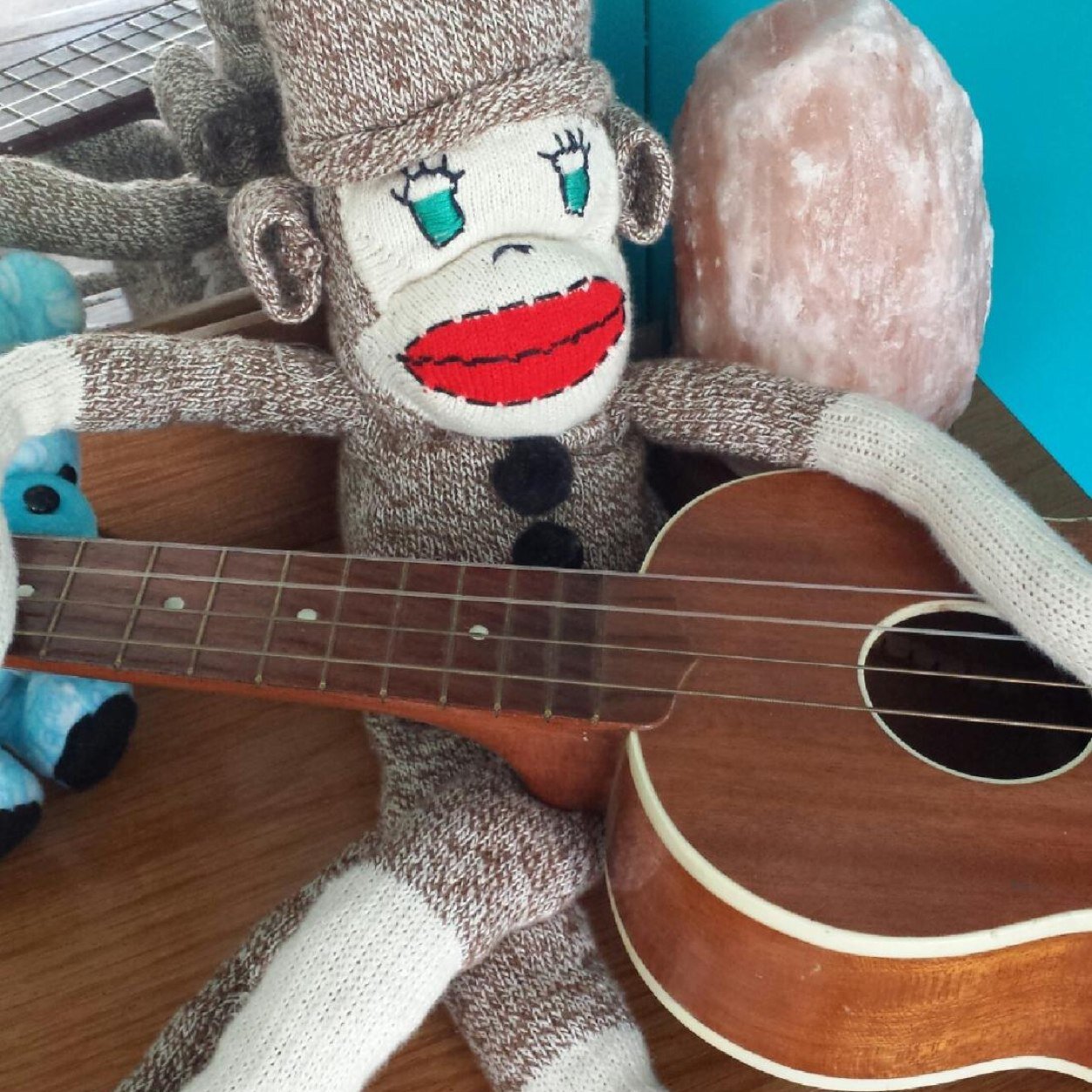 EmeraldStash's profile picture. Phishy vibes this gardeners hands to the soil of our mother.   Local humboldtin!