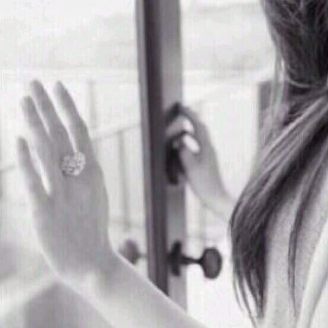 Reeema011's profile picture. فتاه اعيش بشموخ الصحراء وجمال المطر وقلب الربيع احترم القلم ومن يحسن استخدامه ،،،.حروووفي هي مطر خيالي وجموحً فكري،،،