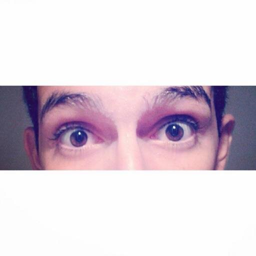 18. Guitarrista y cantante;AMO la música. Arquitecto en progreso. Instagram:Juanjosf