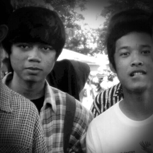 •-#like @FORREVENGE •-Riskaa oktaviani{} :* •- menjadi yg terbaik itu udah cukup :)