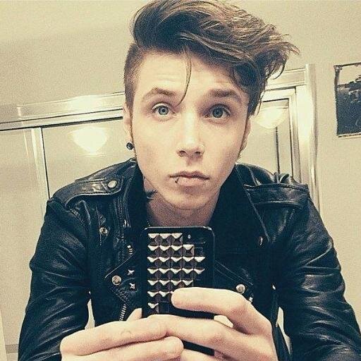 Full divertido,romántico,buenos consejos♥,buena musica,etc
!SIGUEMEEEE!#~