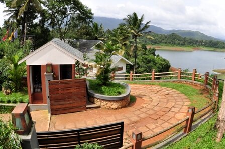Wayanad Silverwoods is one of the best resort in Wayanad that spread at the backdrop of Banasura dam.