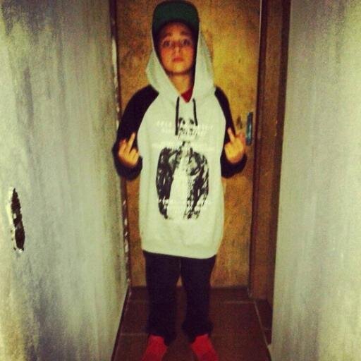 Whats :85719358