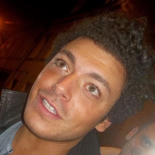 je m'appelle katia j'ai 18ans et je suis fan de kev adams ♥