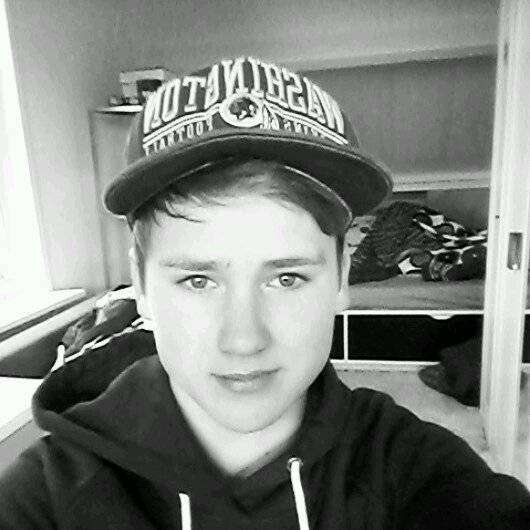 insta: __nathanv                     015 / 070