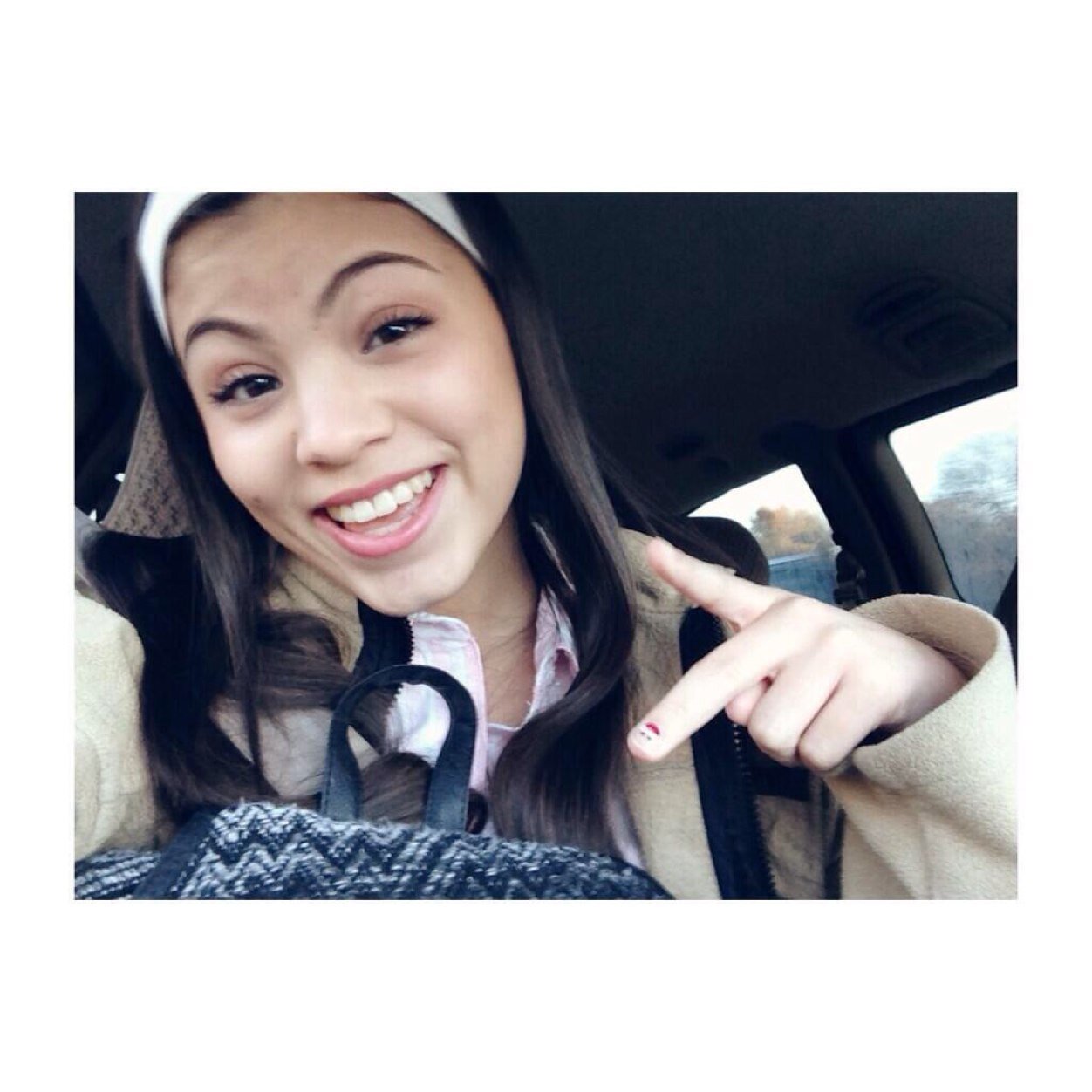 witchwayFP's profile picture. im a FANPAGE // stay tuned for EWW season2 (; // paola is awesome be sure to follow her @paola andino :)