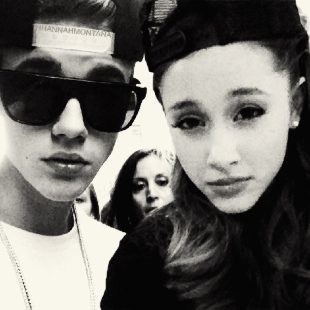 @Arianagrande & @Justinbieber ♡ Free Follow from @biebsftari5h @xcarmenjuls :) so, Follow them. :)