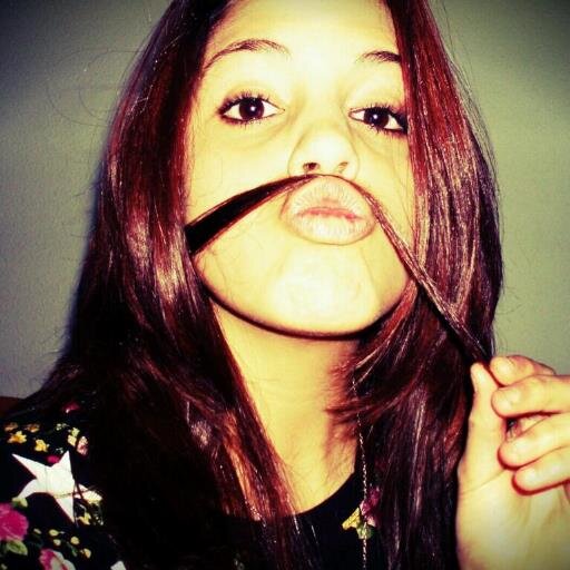 Un nueve de Abril del 99. Ni contigo ni sin ti. ~19-01-2014~ /Bieber-Gomez-Mahone\ Austy follows jhsdfbjjashuafsu :')