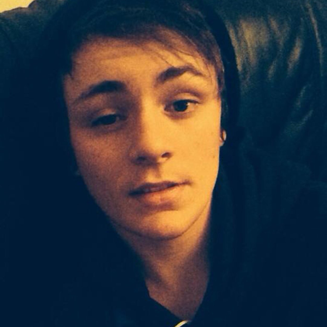 Im a singer follow me and i will follow back!