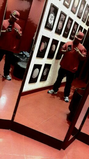 BrianConlan's profile picture. Trust no one. Life is a blessing take it one day at a time