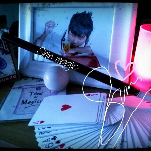 I'm a Magician,life time learner, live my life to fullest,cheers to life and magic,my life my rule