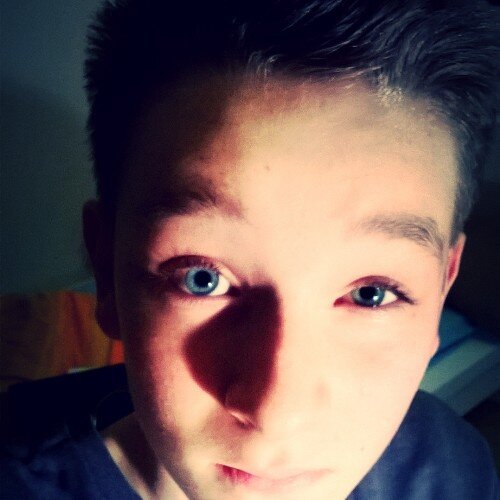 Instagram: damussdirekthefedrauf
Facebook:Clemens Se