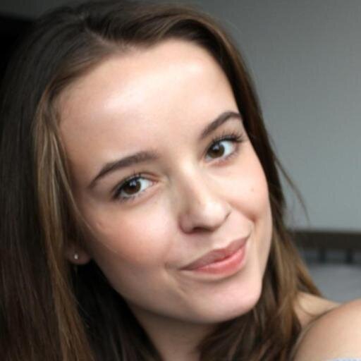 xelyse's profile picture. 