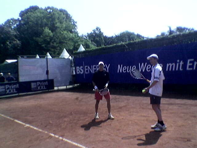 Ich spiele Tennis
