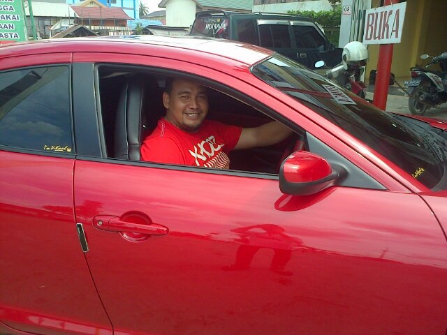 Tuhan mengatur rezeki bukan pada jumlahnya, tapi pada caranya. Jika engkau rajin, rezekimu baik, dan sebaliknya...