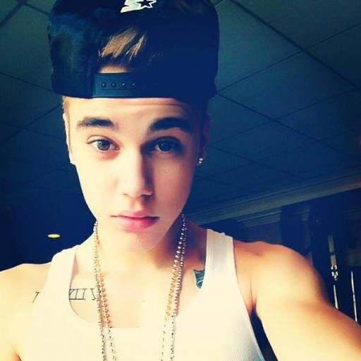 I am a Belieber,i love JB Folow me on my twiter profi 3