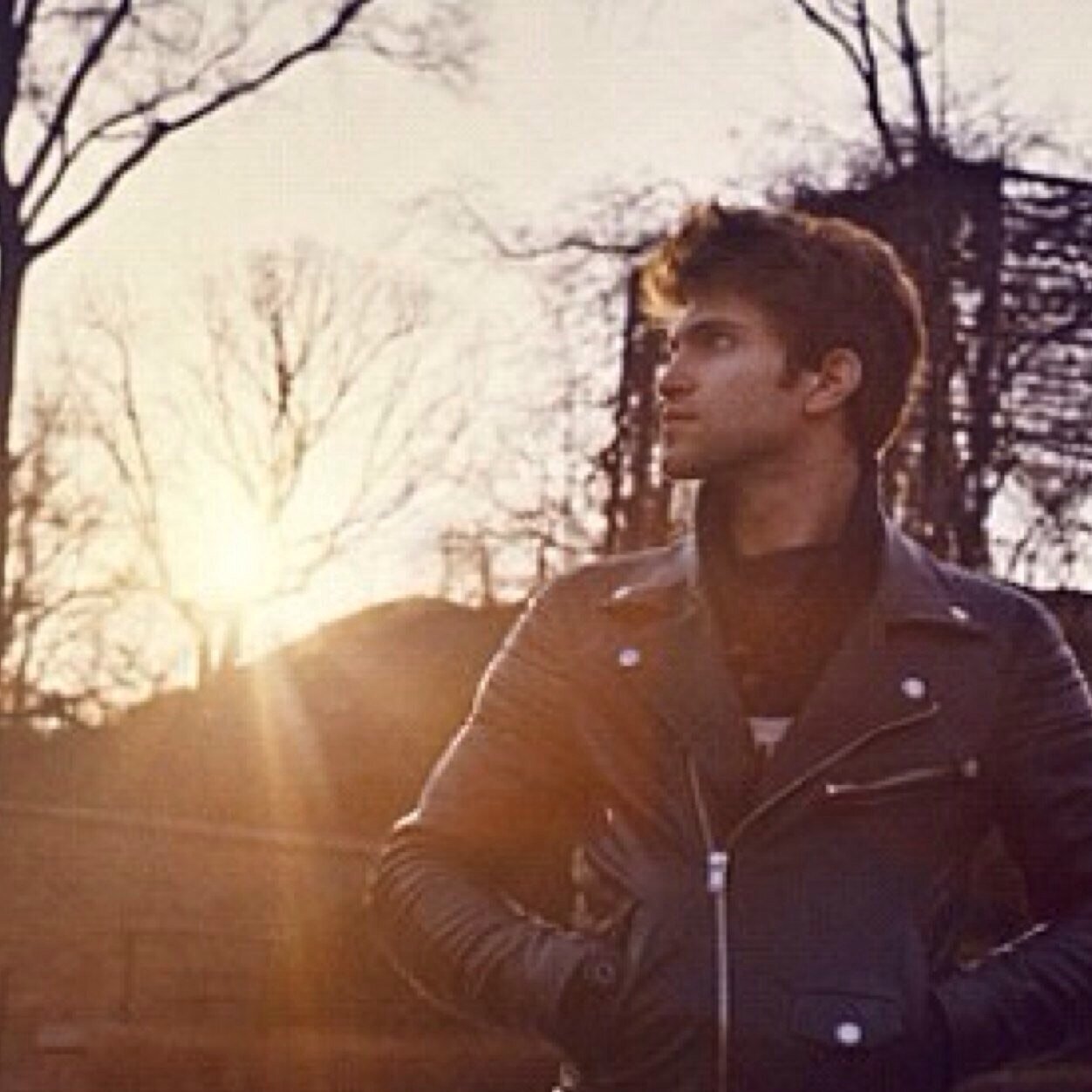 French source about the fabulous,and talented actor Keegan Allen.