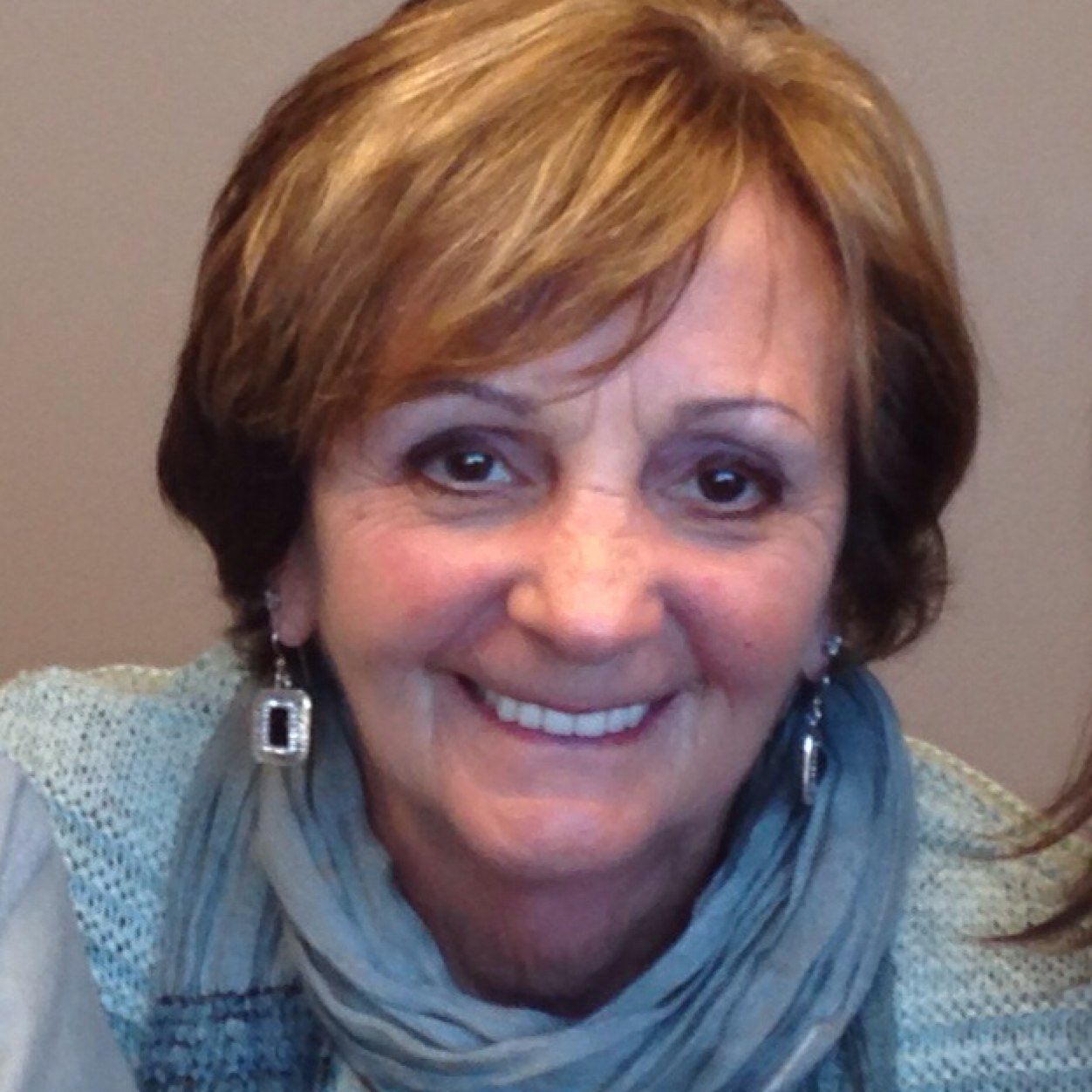 Helping people buy their dream home for 41 years . In a class today learning about twitter First post !