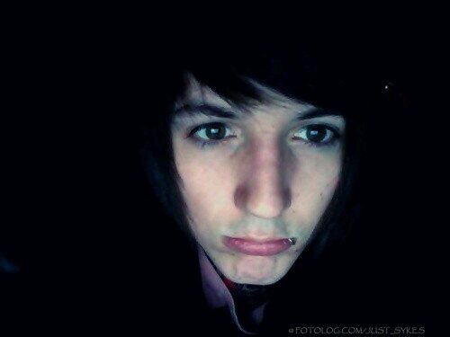 I love Asking Alexandria, Black veil Brides, Bring me the horizon and Motionless in white *-* Nathwors my favorite ♥