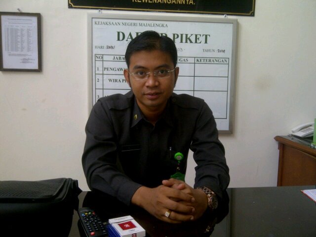 Didalam diri Manusia terdapat 2 sifat yang saling berbeda..., semoga kita smua berada di dalam sifat yang Mulia...