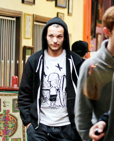 LouisWWAtour's profile picture. FOLLOW @HarryWWAtour @ZaynWWAtour @NiallWWAtour @LiamWWAtour