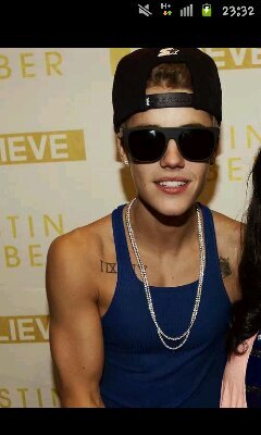 GenoOlivares56's profile picture. hola;) mi nombre es Geno amo a justin ♥ mis amigas y amigos mi familia ♥ follow me bieber ♥ ♛