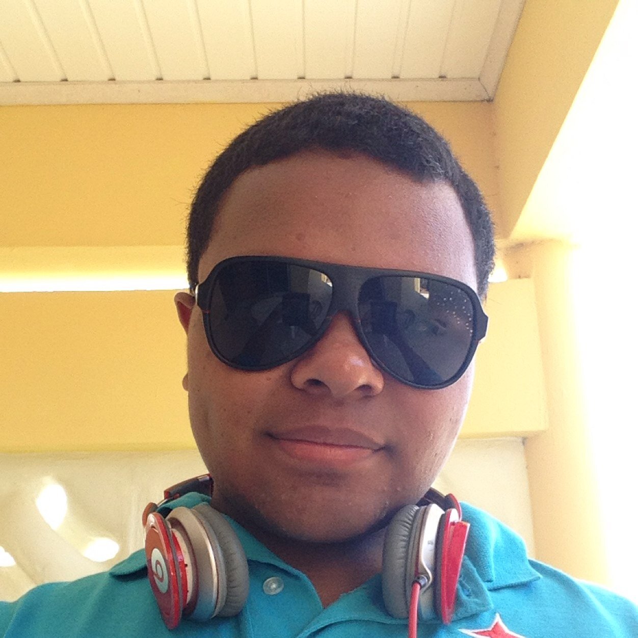 Porn_addict1998's profile picture. I'm a male and i love to jerk of on porn and i love to fuck