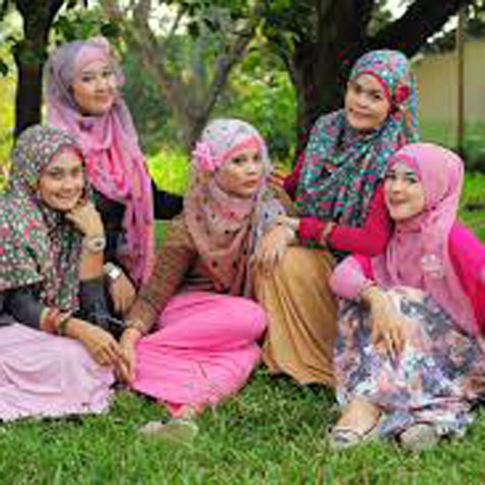 Komunitas hijaber remaja yang mempercantik hati dan diri secara beriringan | Pancarkan inner beauty melalui hijab syar`i | Hijaber Teens Community