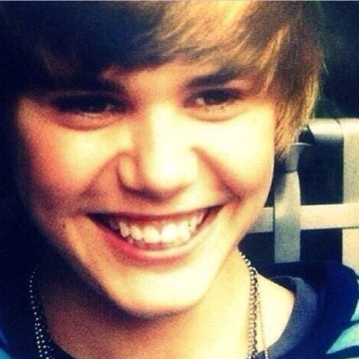 FOLLOW @BiebersShawty77 NOWWWWWW