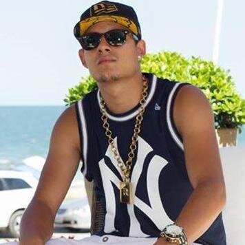 esse twitter é oficial  DE MC RONY SEGUE EU SIGO TBM ........E ESTEJA  MAIS INFORMADO DO FUNK OSTENTAÇÃO . 
tel: contato MC RONY 047- /\ 47-9642-1427 /