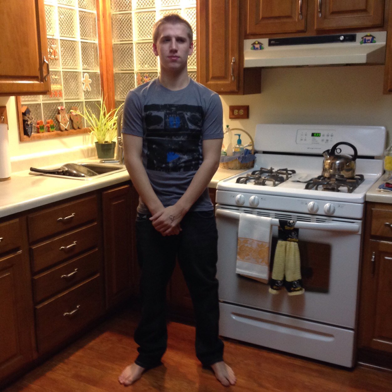 I'm 16 and taken I work for ISBIR landscaping and construction  how ever hmu if you wanna talk
