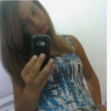 sou luanete e gosto de canta