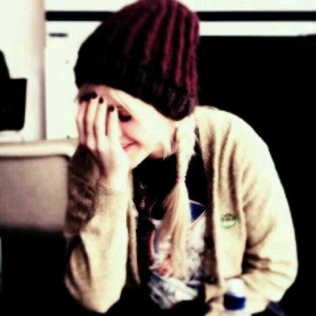 DcmnGurl's profile picture. Don't you see? Im a damn cunt.. and peopld hate me.. the tornado.. {@FuckedUpFcux}