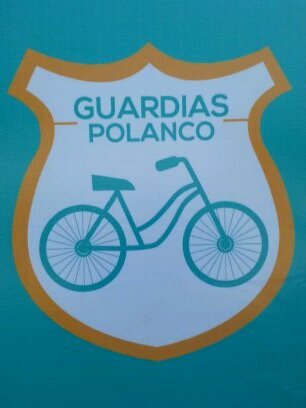 Programa de la administración 2012-2015 de @delegacionMH en el que funcionari@s en bicicleta vigilaban que Polanco estuviera en orden.