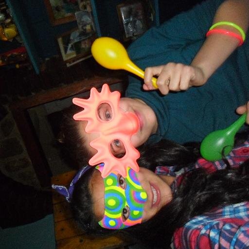 Holuu, bueno, sigan a @DulcePori y a @EleoMontiveroo LAS QUIERO AH ♥