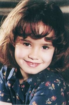 You make me strong. Love is louder than the pressure to be perfect. Lovatic. Española. Bulimia recovery. http://t.co/hKEeN51Ukk   I try...