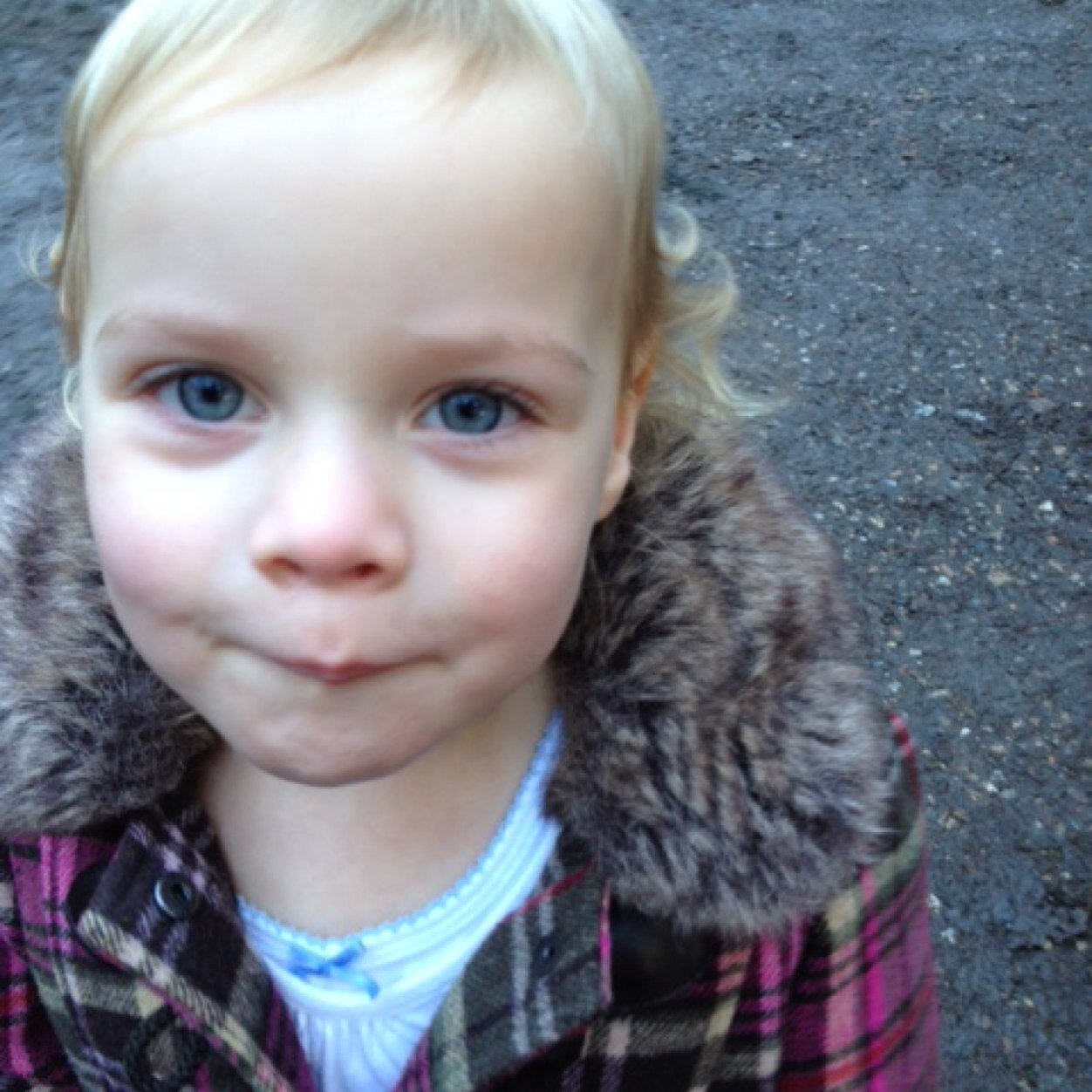 carlynics's profile picture. 