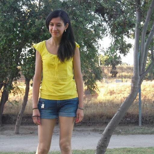 21 [...sueños e ilusiones por cumplir, enamorada y feliz....] Aprender a vivir cada dia como si fuera el ultimo (: