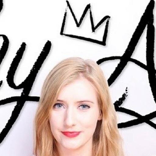 Creative. Art director. Web dabler. Eyebrow enthusiast. Doodler.