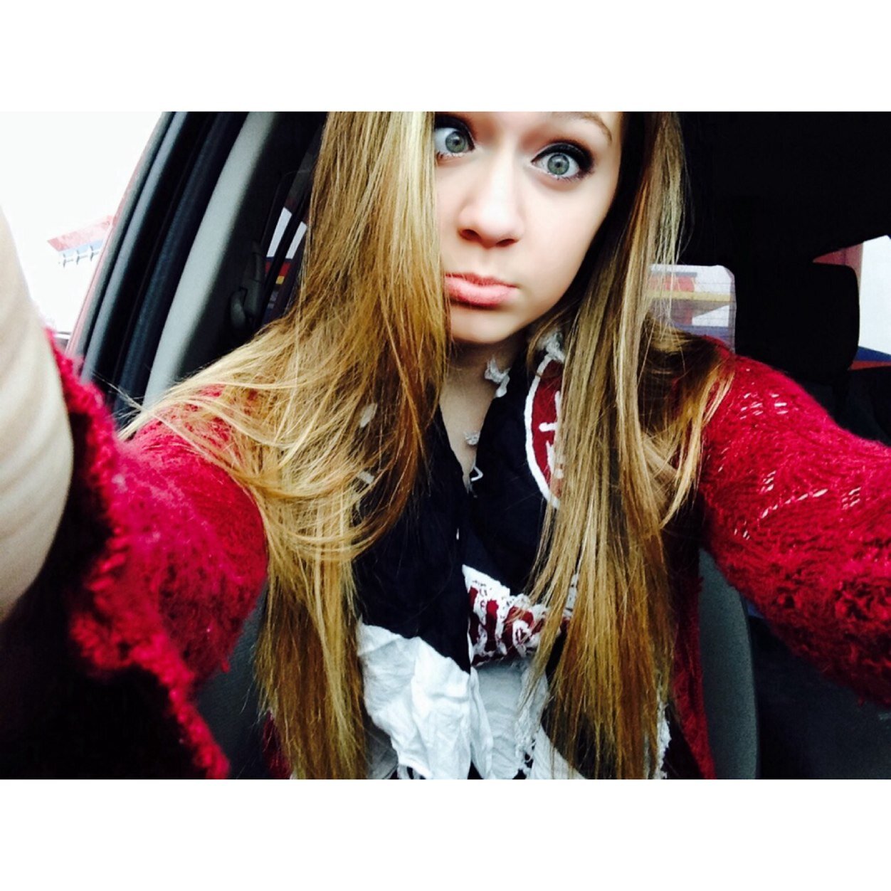 siennavandamia's profile picture. I only hang with the realist.