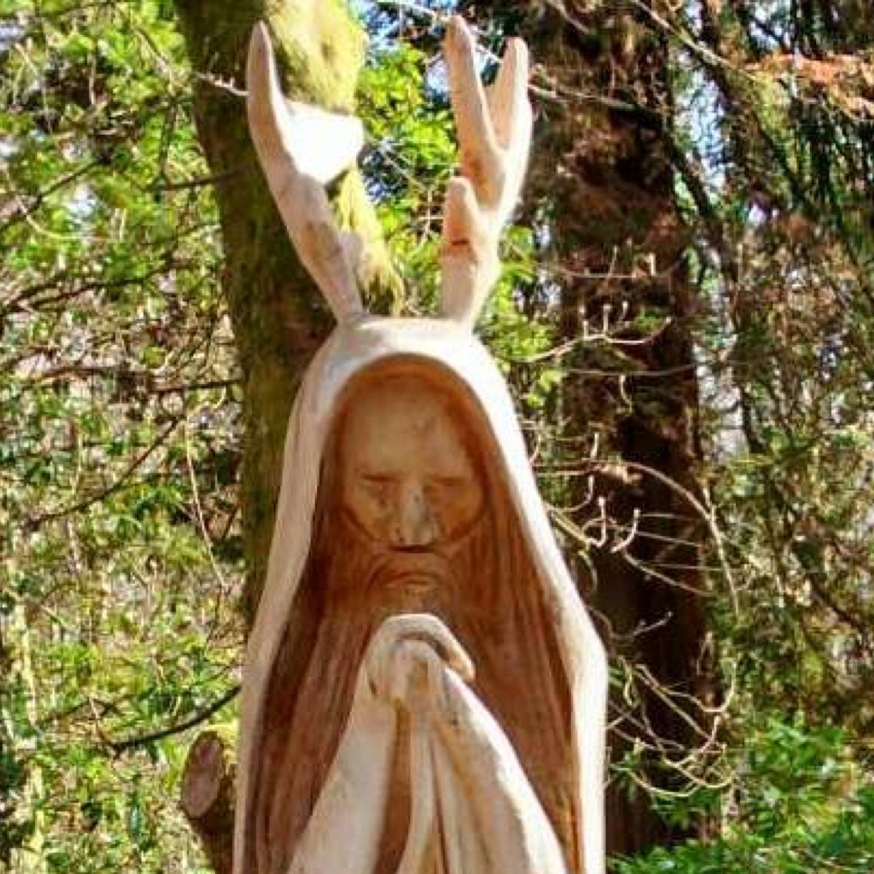 Bryngarw Park is managed by Awen Cultural Trust. Our group helps maintain and promote this beautiful park in the Garw Valley, Bridgend. Views are volunteers own