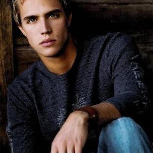 A past has taken what it took. A future brings what you take. That's my theory. PureBlood wizard. Younger bro of @VickiGauntx || SL1: @BrianaHunterx' mine.